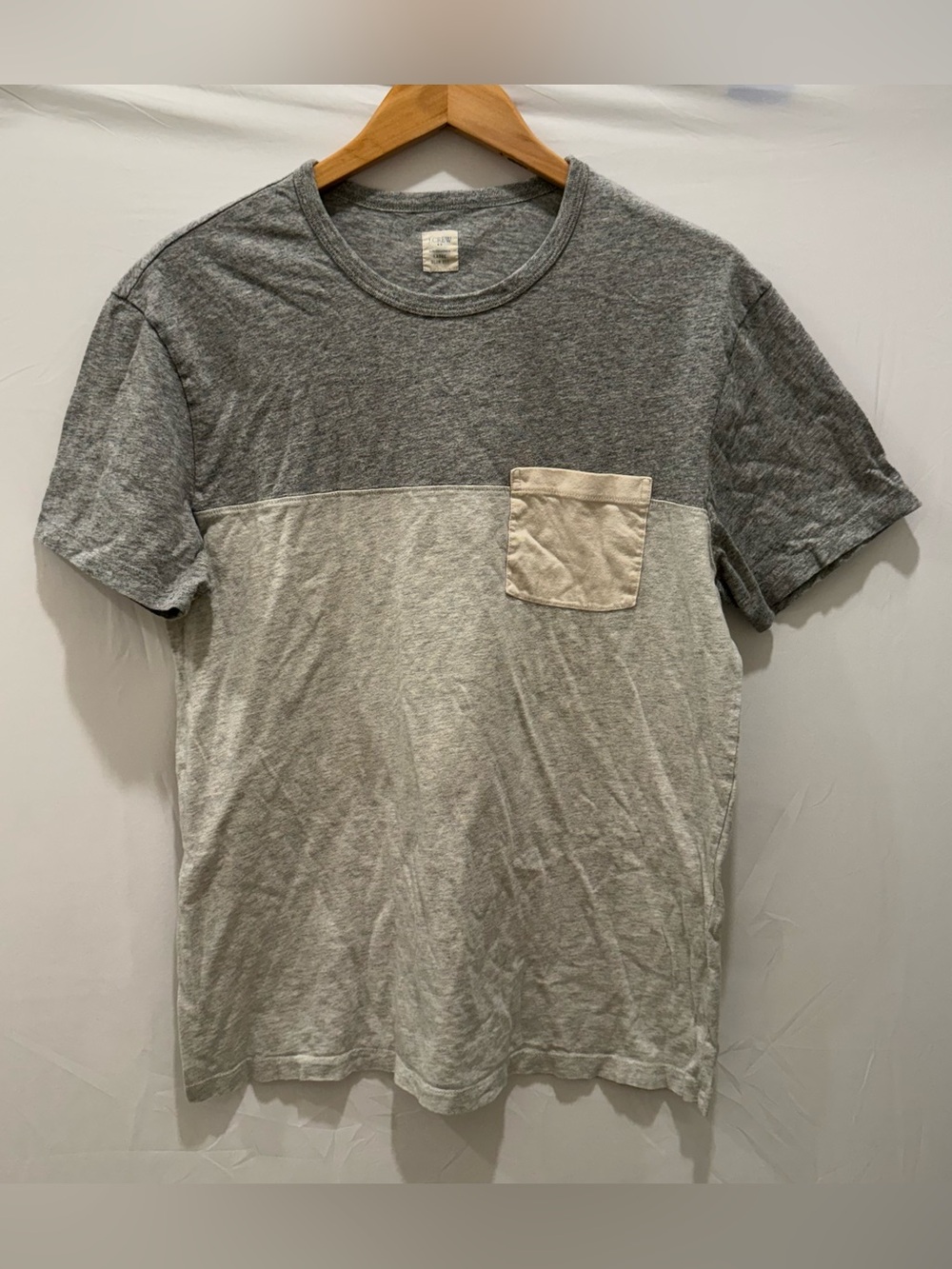 Men's Two-Tone Gray Pocket Crew Neck T-Shirt
